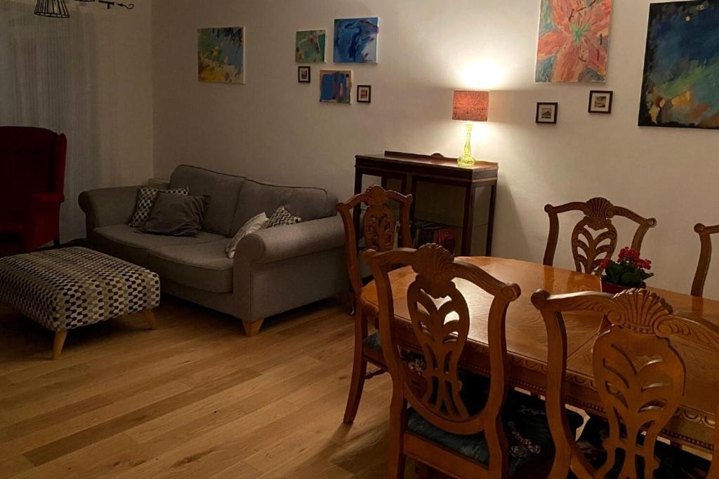 Lovely 3 Bedroom House In The Centre Of 拉文纳姆 外观 照片