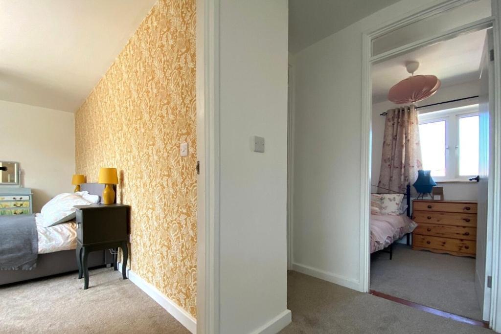 Lovely 3 Bedroom House In The Centre Of 拉文纳姆 外观 照片