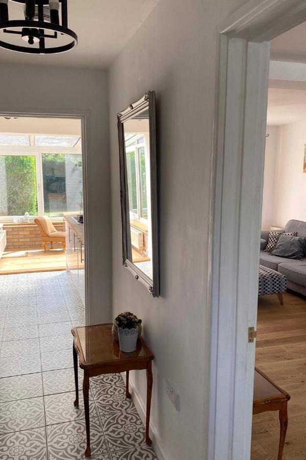 Lovely 3 Bedroom House In The Centre Of 拉文纳姆 外观 照片