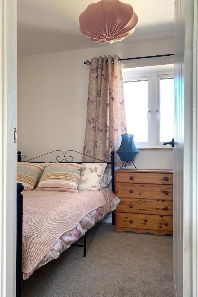 Lovely 3 Bedroom House In The Centre Of 拉文纳姆 外观 照片